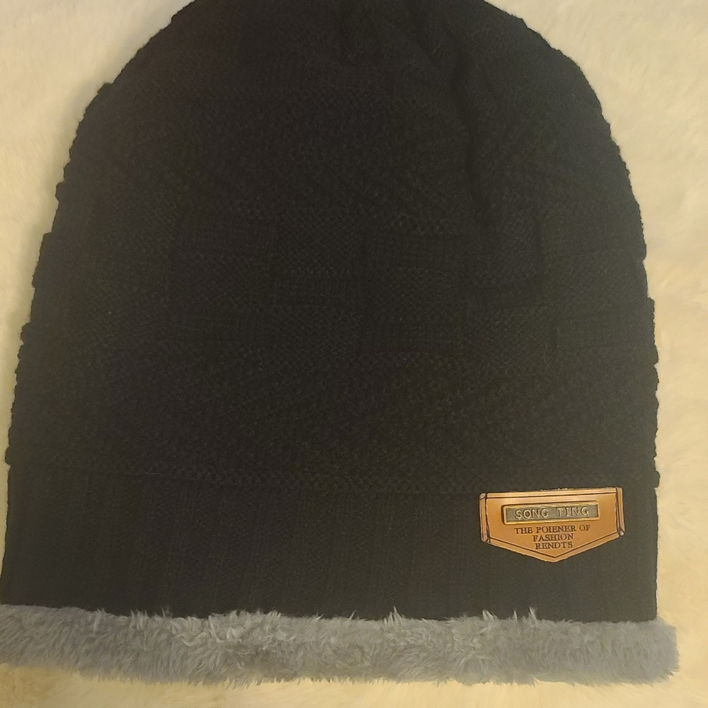 BLACK HAT